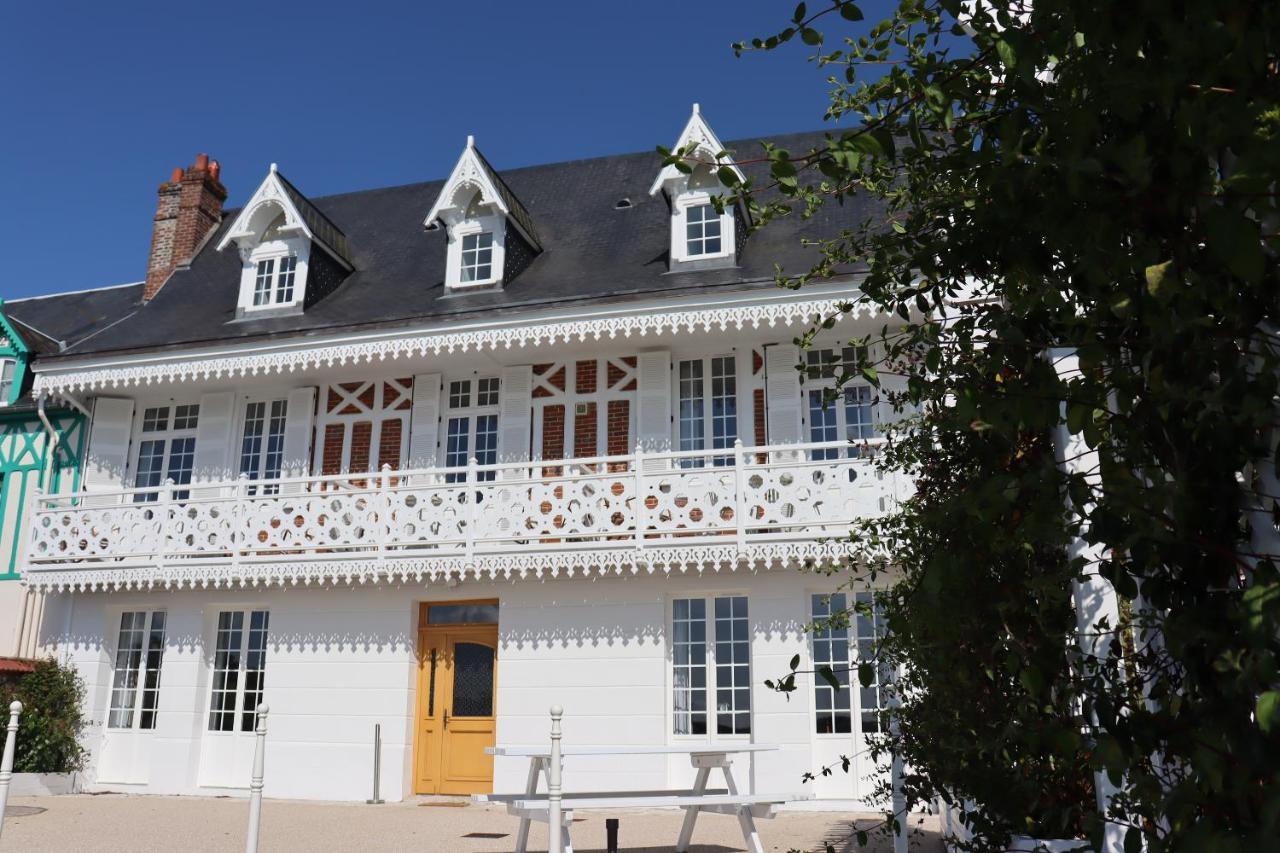 فندق White House, Maison D'Hotes Villequier المظهر الخارجي الصورة